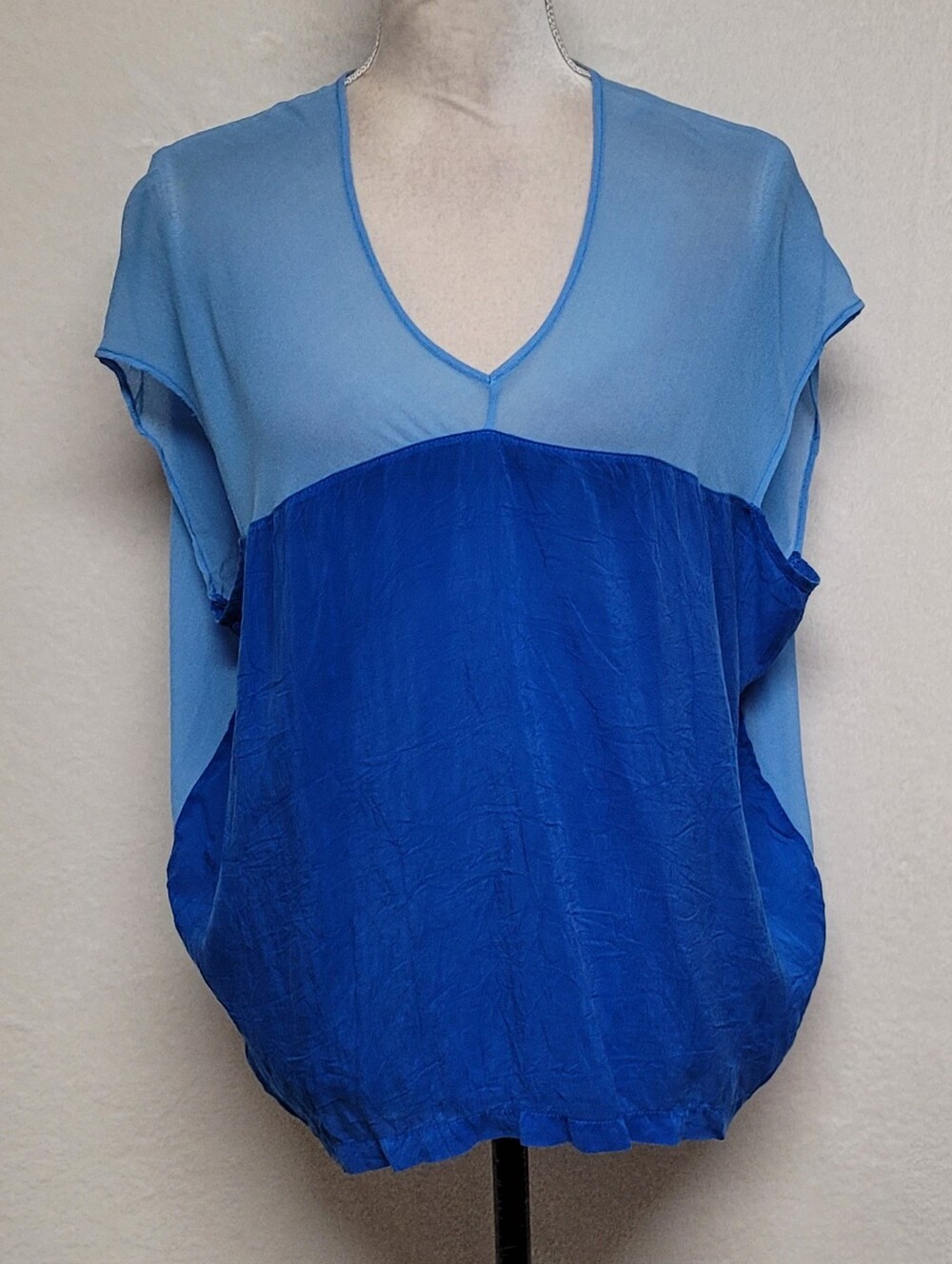 Y2K Vintage Ogle Light Blue Dark Blue Silk Colorblock Boxy Cut Cap Sleeve Blouse - Picture 2 of 12